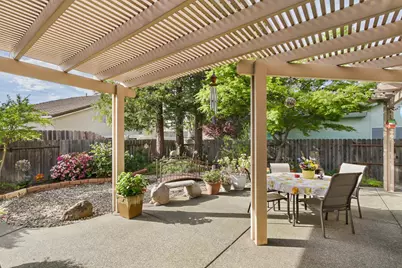 8450 Alameda Park Drive, Elk Grove, CA 95624 - Photo 42