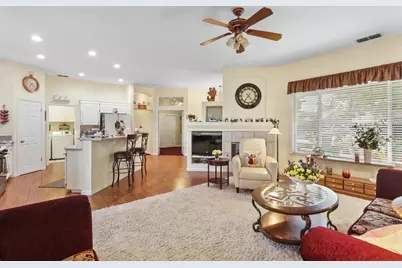 8450 Alameda Park Drive, Elk Grove, CA 95624 - Photo 14