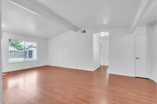 19 Meadowbreeze Ct, Sacramento, CA 95823 - Photo 12