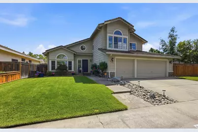 8904 Royal Gate Way, Elk Grove, CA 95624 - Photo 6