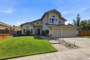 8904 Royal Gate Way, Elk Grove, CA 95624 - Photo 6