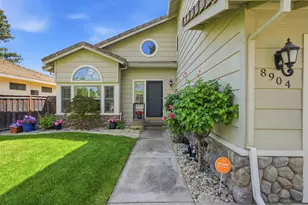 8904 Royal Gate Way, Elk Grove, CA 95624 - Photo 4