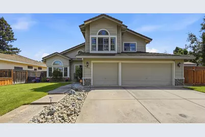 8904 Royal Gate Way, Elk Grove, CA 95624 - Photo 2