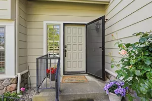 8904 Royal Gate Way, Elk Grove, CA 95624 - Photo 4