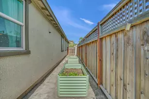 17562 Graceada Ln, Lathrop, CA 95330 - Photo 34