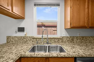 260 Patricia Pl, Lathrop, CA 95330 - Photo 18