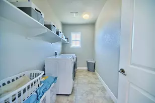 18471 Jennings Dr, Lathrop, CA 95330 - Photo 58