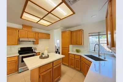 5931 Sternsburg Way, Sacramento, CA 95823 - Photo 8