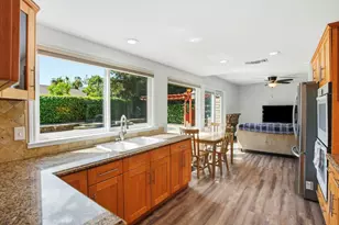 8932 Shady Vista Ct, Elk Grove, CA 95624 - Photo 10