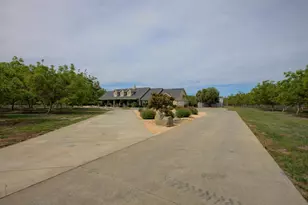 1054 Townhill Rd, Oakdale, CA 95361 - Photo 2