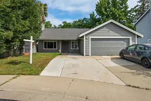 8605 Zircon Crest Ct, Elk Grove, CA 95624 - Photo 2