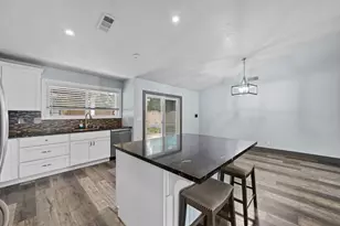 8605 Zircon Crest Ct, Elk Grove, CA 95624 - Photo 10