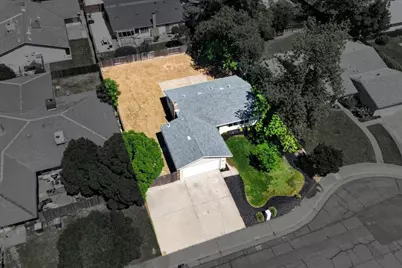 5795 Lerner Way, Sacramento, CA 95823 - Photo 32