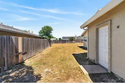 5795 Lerner Way, Sacramento, CA 95823 - Photo 38
