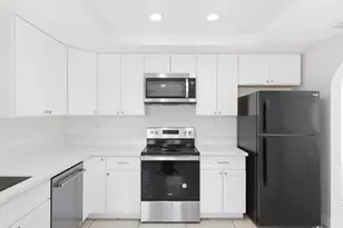 8013 Healy Ct, Sacramento, CA 95828 - Photo 22