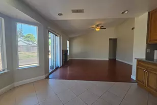 8212 Newbury Park Ct, Sacramento, CA 95828 - Photo 22
