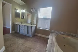 8212 Newbury Park Ct, Sacramento, CA 95828 - Photo 30