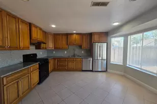 8212 Newbury Park Ct, Sacramento, CA 95828 - Photo 18
