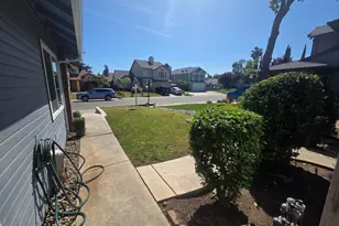 8212 Newbury Park Ct, Sacramento, CA 95828 - Photo 8