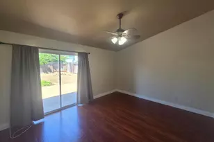 8212 Newbury Park Ct, Sacramento, CA 95828 - Photo 26