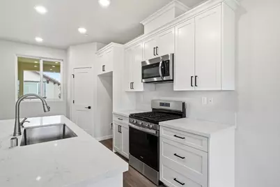 3818 E Commerce Way, Sacramento, CA 95834 - Photo 16