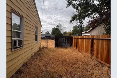 2671 Norwood Avenue, Sacramento, CA 95815 - Photo 8