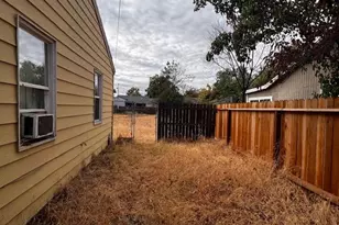2671 Norwood Ave, Sacramento, CA 95815 - Photo 8