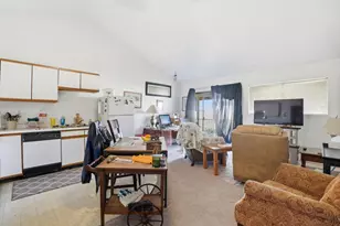 4028 Leos Ln, Carmichael, CA 95608 - Photo 12