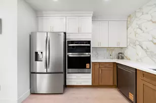 5401 J St, Sacramento, CA 95819 - Photo 18