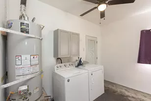 2074 W Monterey Ave, Stockton, CA 95204 - Photo 14