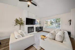 10981 Mira River Ct, Rancho Cordova, CA 95670 - Photo 14