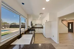8845 Kelsey Dr, Elk Grove, CA 95624 - Photo 10