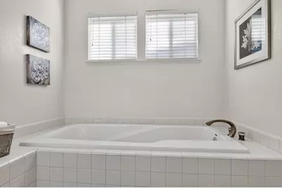 982 South Beach Drive, Sacramento, CA 95831 - Photo 34