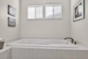 982 S Beach Dr, Sacramento, CA 95831 - Photo 34