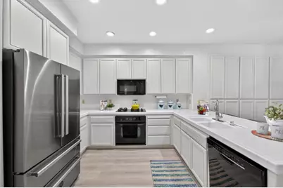 982 South Beach Drive, Sacramento, CA 95831 - Photo 18