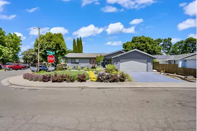 2727 Buttonwillow Avenue, Stockton, CA 95207 - Photo 4