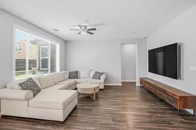 7809 Finnhorse Way, Sacramento, CA 95828 - Photo 8