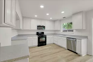 1119 John Wayne Dr, Yuba City, CA 95991 - Photo 10