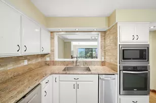 8728 Bluff Ln, Fair Oaks, CA 95628 - Photo 12