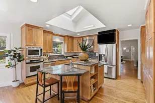 2700 Castro Way, Sacramento, CA 95818 - Photo 8