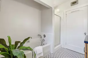 2700 Castro Way, Sacramento, CA 95818 - Photo 26