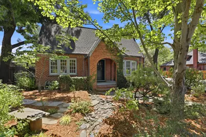 2700 Castro Way, Sacramento, CA 95818 - Photo 2