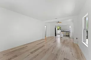 4220 33rd St, Sacramento, CA 95820 - Photo 8