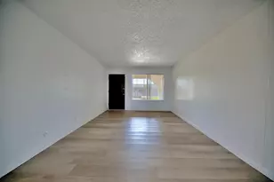 4002 E Dakota Ave, Fresno, CA 93726 - Photo 8