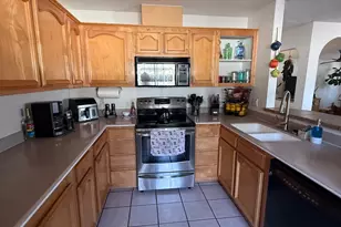 1408 Youngs Ave, Sacramento, CA 95838 - Photo 10