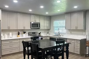 1172 Spruce Tree Cir, Sacramento, CA 95831 - Photo 2
