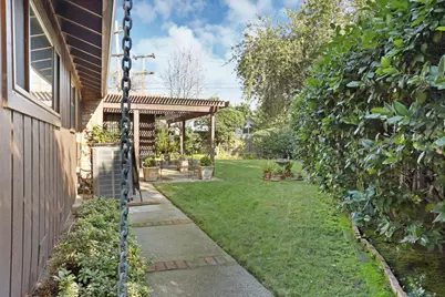 2220 Fernvale Drive, Stockton, CA 95207 - Photo 36