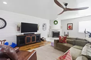 6613 Narcisco Way, Hughson, CA 95326 - Photo 12