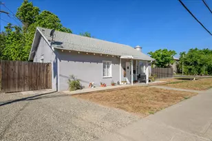 516 East St, Winters, CA 95694 - Photo 2