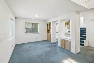 6871 Carnation Ave, Sacramento, CA 95822 - Photo 16